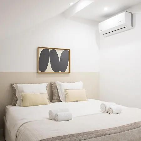 Grace Lovely Bright With Elevator Apartman